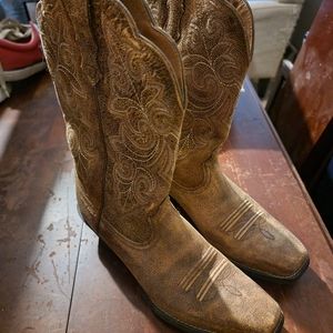 Ariat Cowboy boots